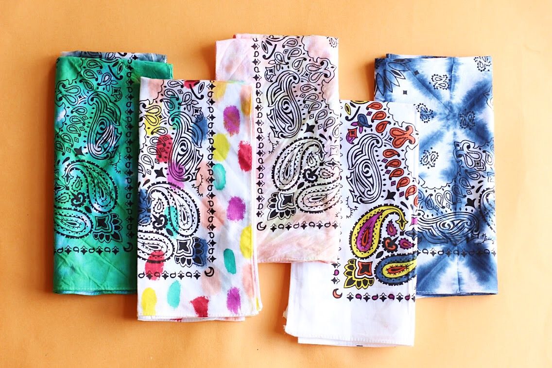 How to Make DIY Tie Dye Bandanas featured by top US craft blog, The Pretty Life Girls